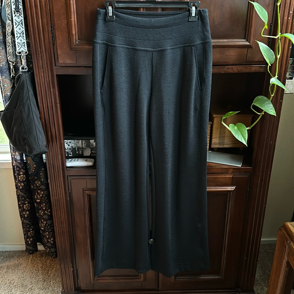 Women’s size M casual wear/yoga pants